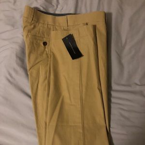 Tommy Hilfiger khakis new with tags size 32/32